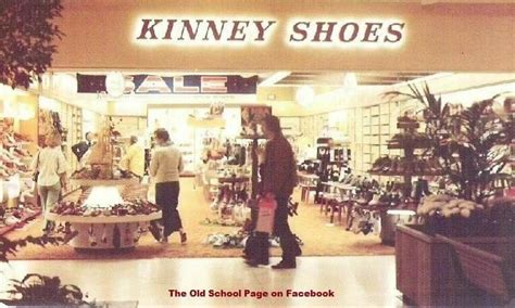alton square mall shoe stores.